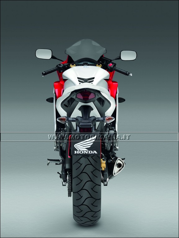 raccogliere scarpe esclusive marchio popolare La nuova CBR600F ha le dimensioni compatte di una veloce Super ... raccogliere scarpe esclusive marchio popolare La nuova CBR600F ha le dimensioni compatte di una veloce Super ...