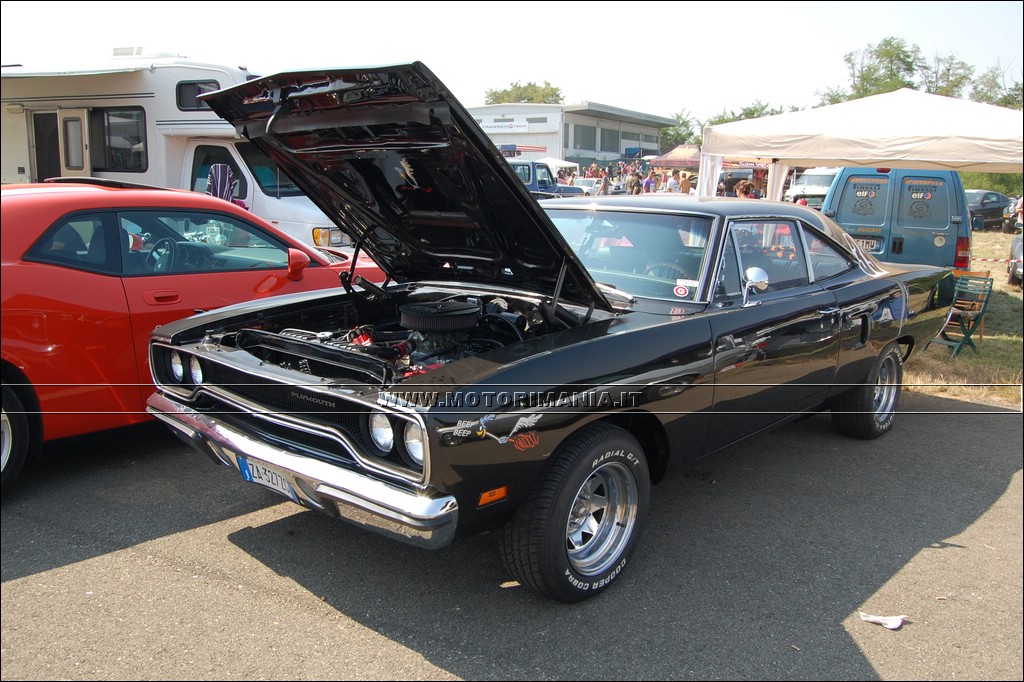 Plymouth Road Runner Images Wallpaper Photo Pictures