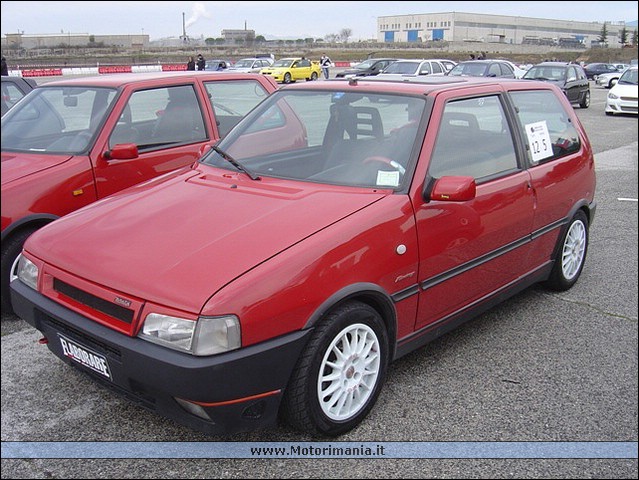 fiat_uno_turbo_81.jpg